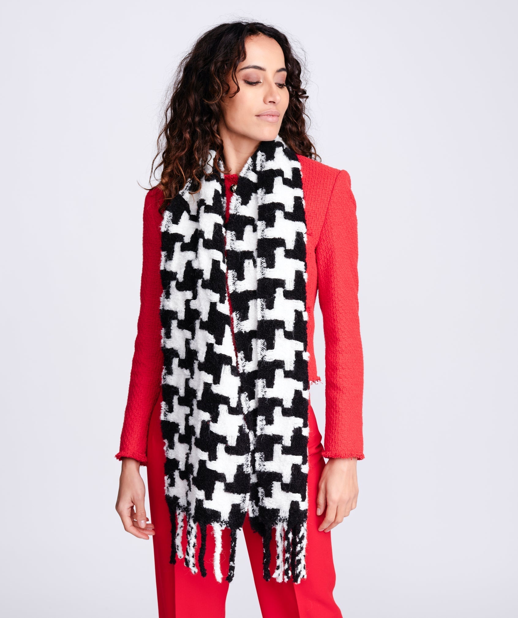 Monochrome Winter Houndstooth Scarf - Black-White